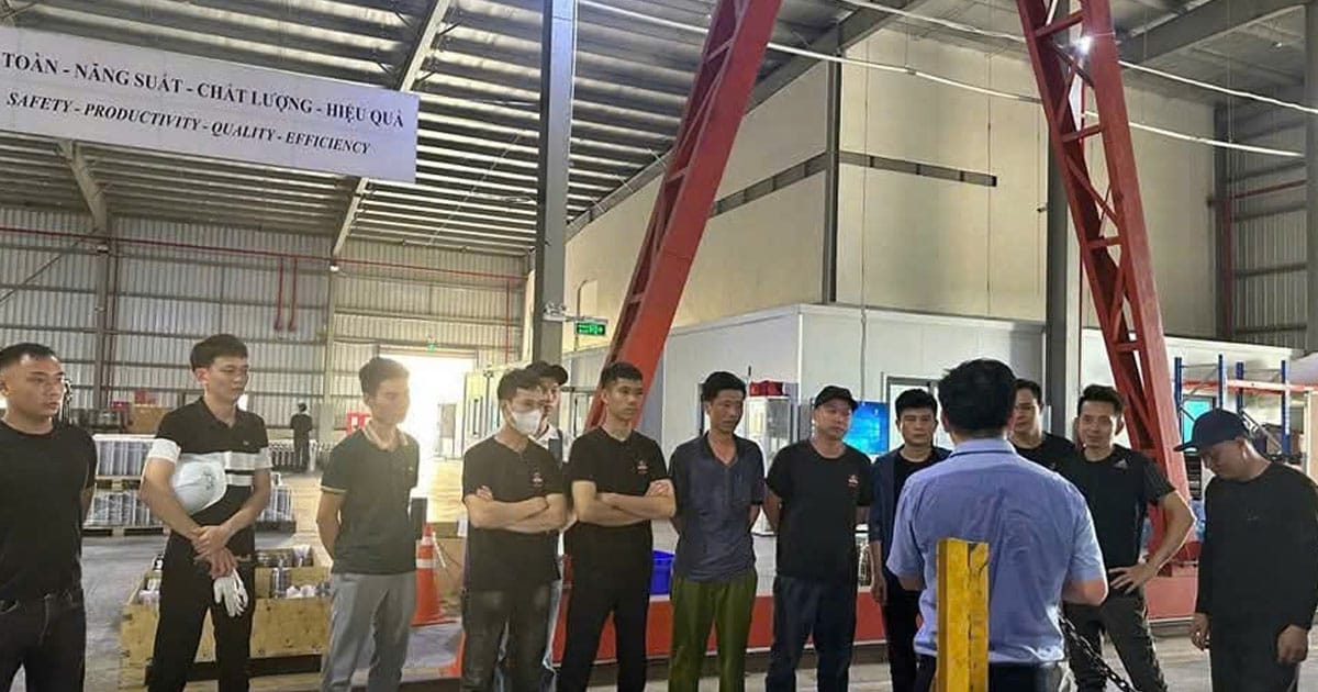Khóa học cẩu trục tại doanh nghiệp giúp học viên nắm vững kỹ năng vận hành an toàn, thực hành thực tế, cấp chứng chỉ nhanh – đi làm ngay.